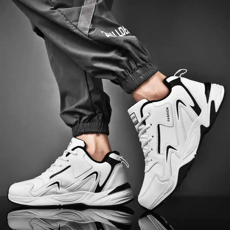 Sepatu kets olahraga untuk pri - Badminton Vietnam ulasan dan harga